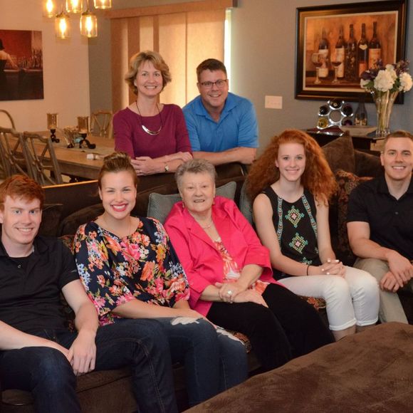 Meet your Posher, Donita - Picture 1 of 1